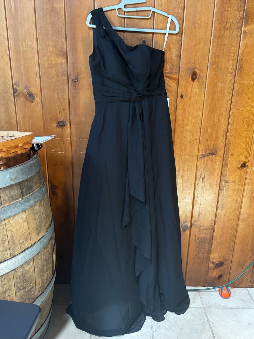 Amazon brand Women’s black Chiffon One Shoulder Bridesmaid Dress Sz medium / 6
